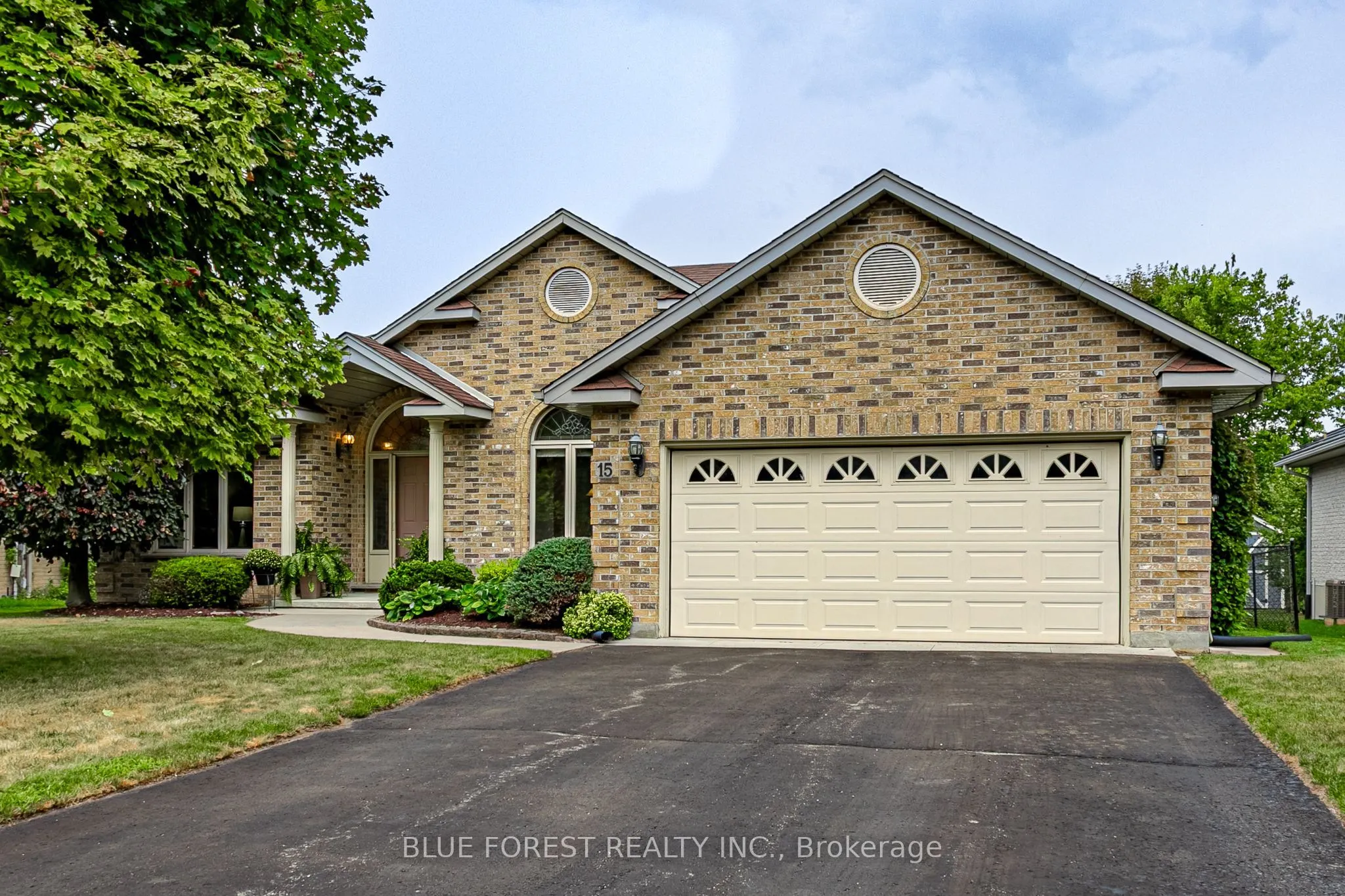 15 Calvert Place, ON N0L 1G3