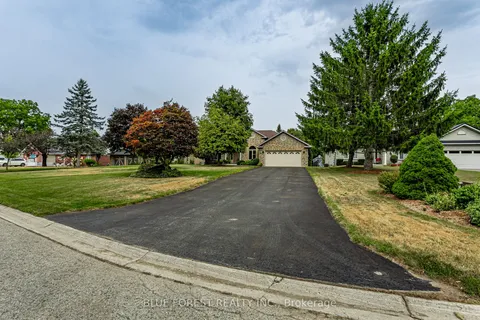 15 Calvert Place, ON N0L 1G3