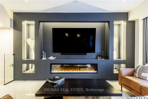 252 Upper Mount Albion Road, ON L8J 0B1