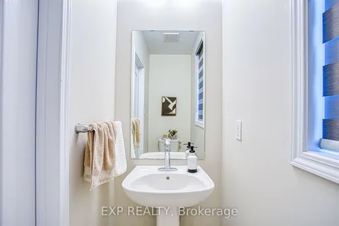 12 Midhurst Heights, ON L8J 0K9