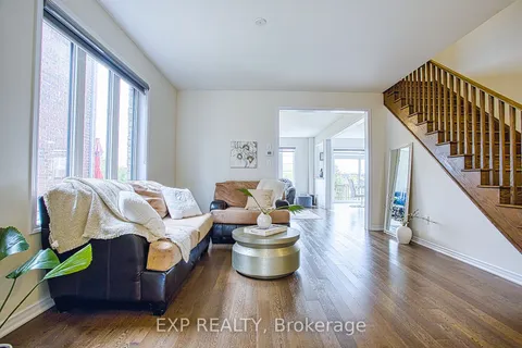 12 Midhurst Heights, ON L8J 0K9