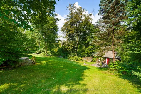 373 Brookview Court, ON L9G 4E6