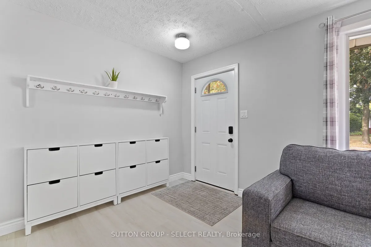 12 Kinburn Crescent, ON N6E 1J2