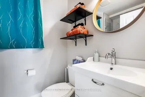 483 George Street, ON N5L 1H1