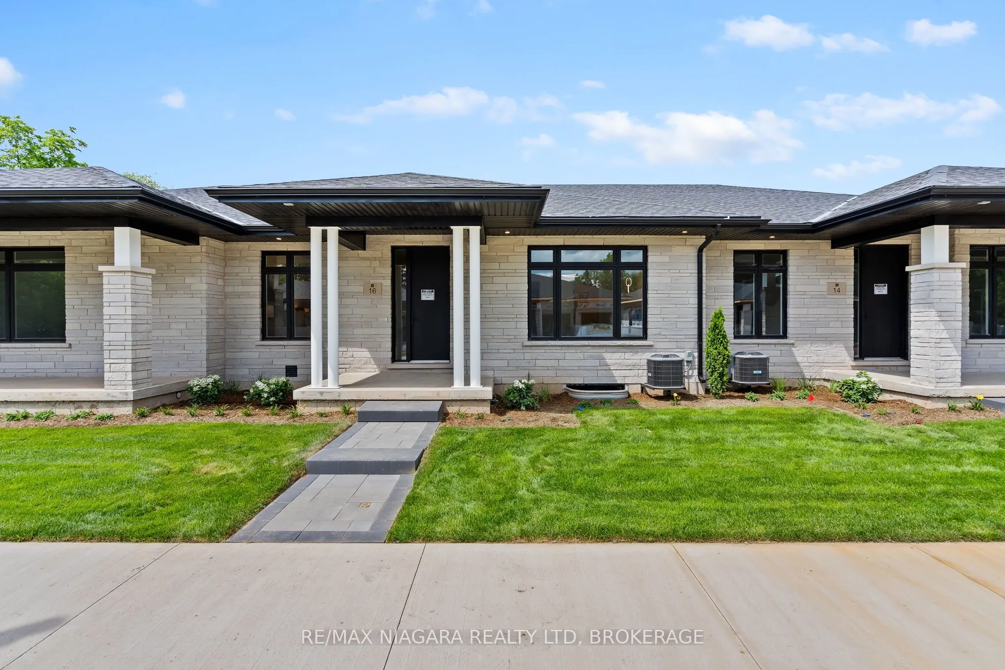 16 ACCURSI Crescent, ON L0S 1E2