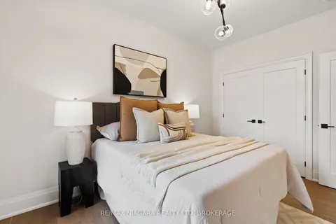 16 ACCURSI Crescent, ON L0S 1E2