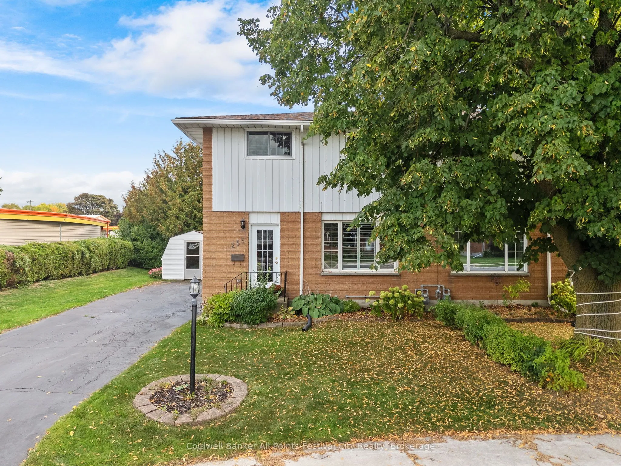 255 Christina Court, ON N7A 3J3