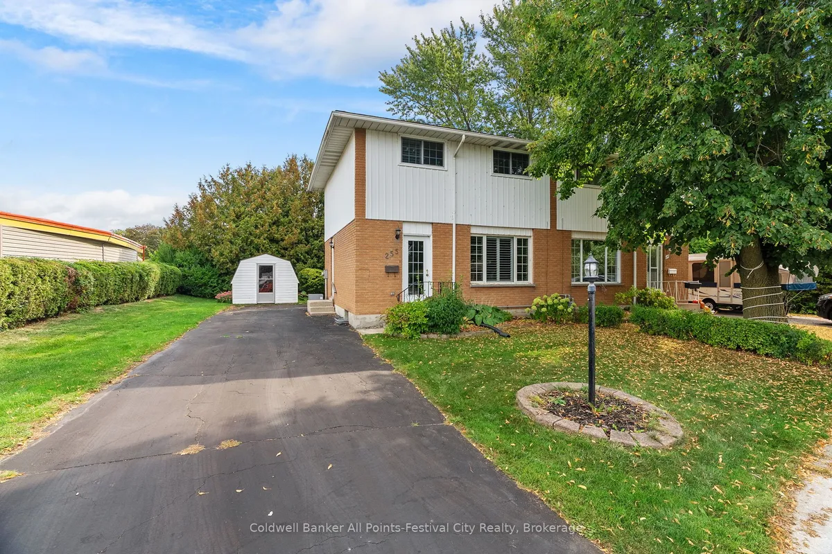 255 Christina Court, ON N7A 3J3