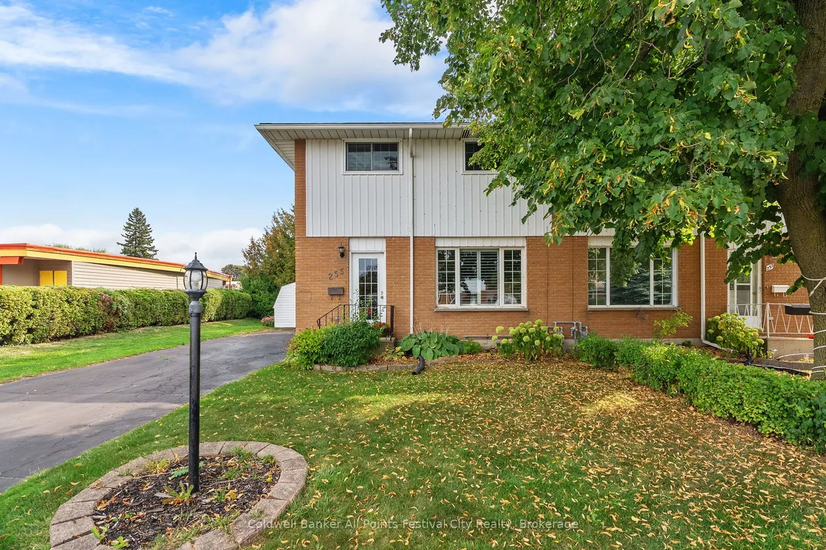 255 Christina Court, ON N7A 3J3