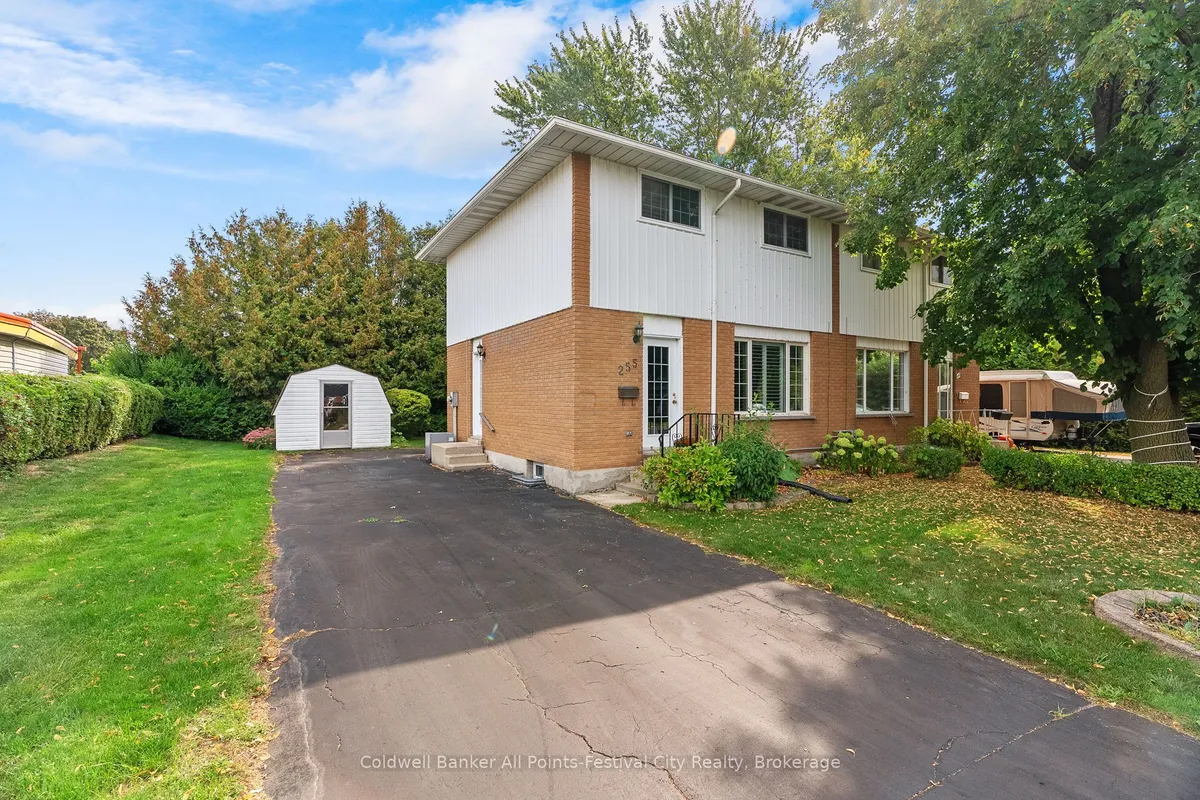 255 Christina Court, ON N7A 3J3