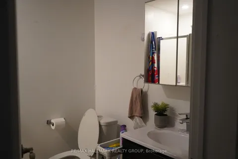 70 RUSSELL Avenue, ON K1N 7X1