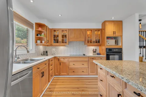 35 Hickery Place, ON N3S 3C7