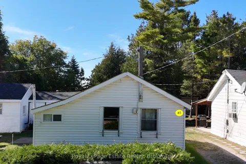 104 Third Avenue, ON N0H 2G0