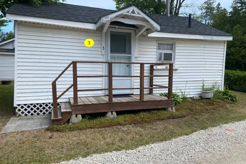 104 Third Avenue, ON N0H 2G0