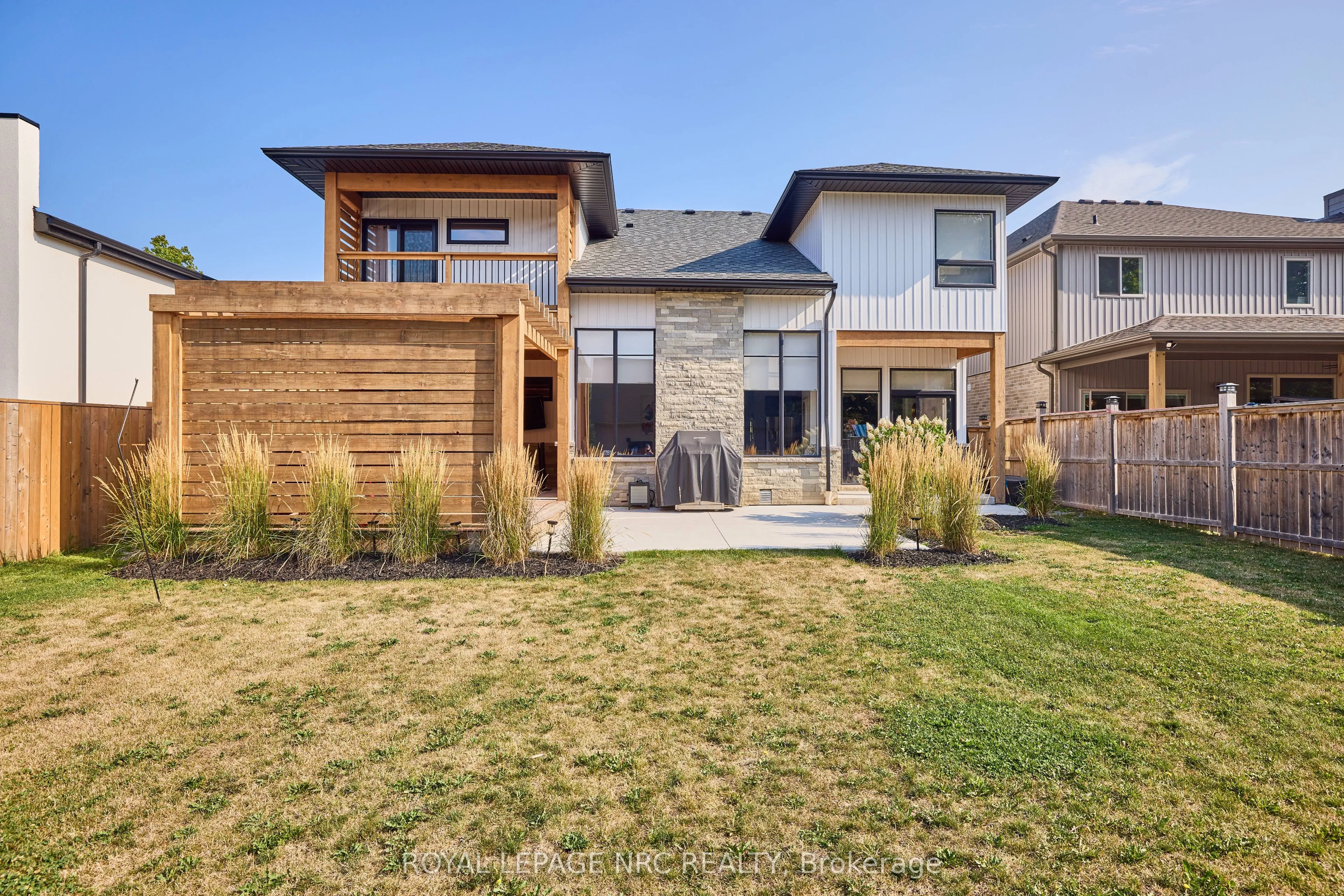 8 Hilda Street, ON L3C 0H3