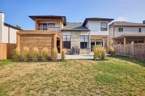 8 Hilda Street, ON L3C 0H3