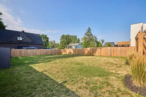 8 Hilda Street, ON L3C 0H3