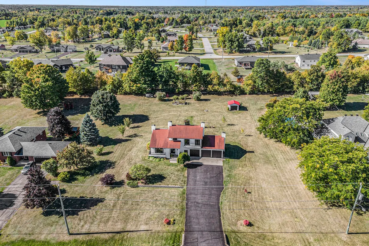 12 Davis Lane, ON K7A 4S5