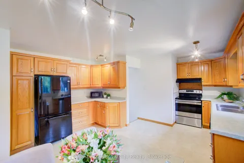 330 South River Road, ON N0B 1S0