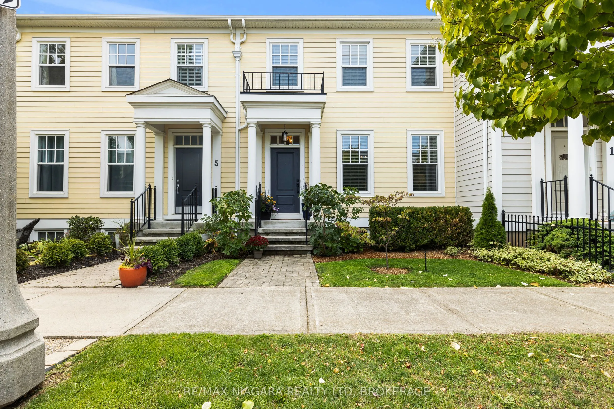 3 BLACKBIRD Street, ON L0S 1J0