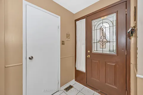 427 Mockingbird Drive, ON K1E 2A8