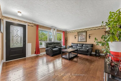 16 Dunraven Avenue, ON L2M 6A7