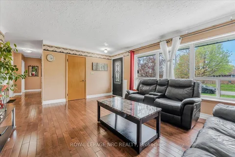 16 Dunraven Avenue, ON L2M 6A7