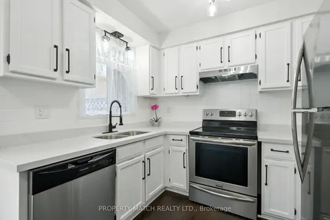 496 Burnham Manor Court, ON K9A 5C1