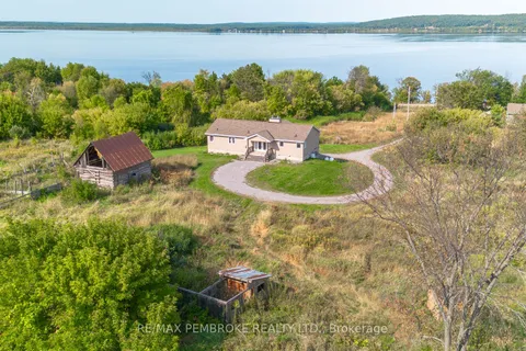 36752 41 Highway, ON K0J 1T0