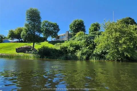 24 VILLENEUVE Crescent, ON P2B 3G8