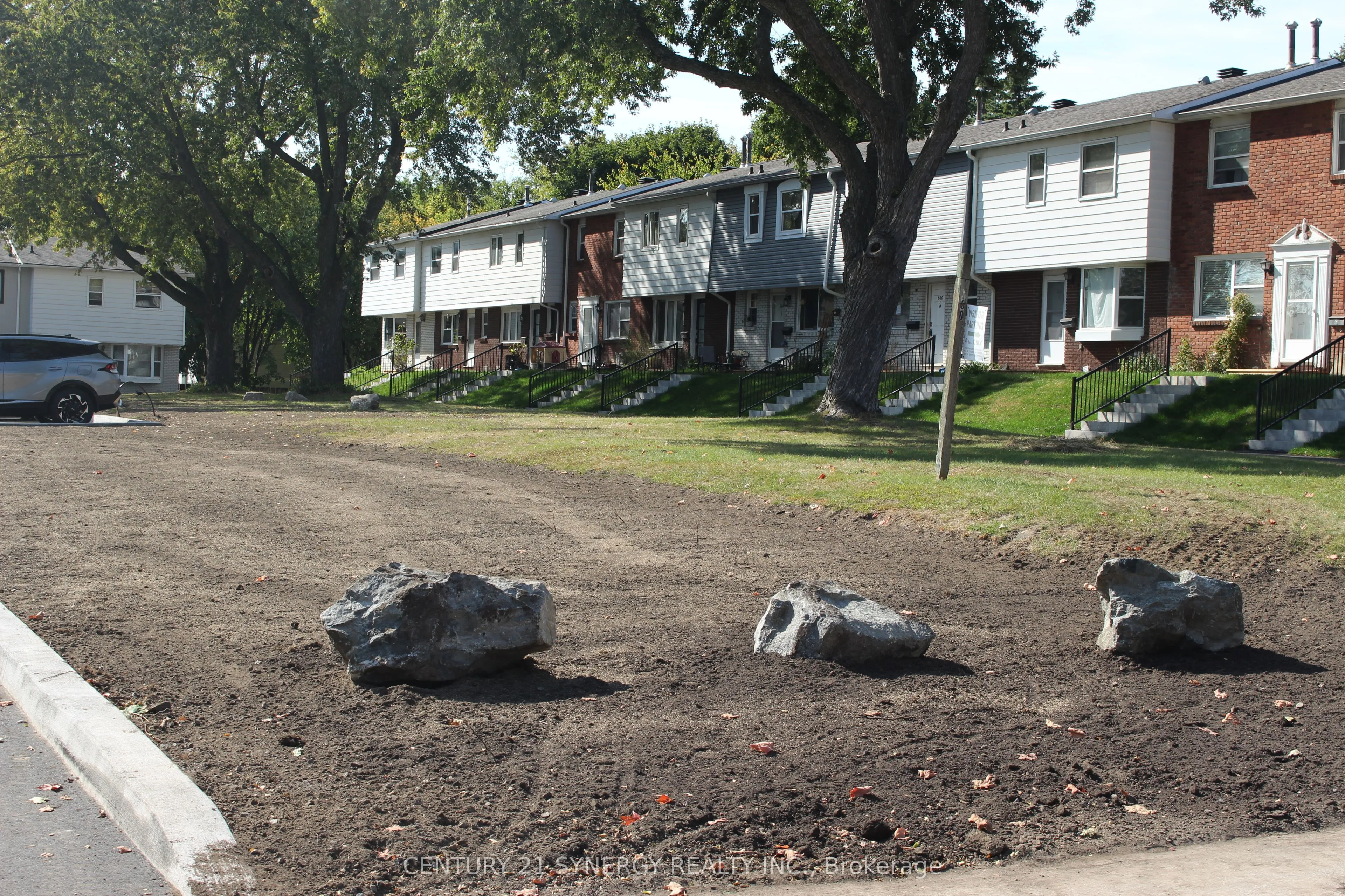 662 Hochelaga Street, ON K1K 2E9