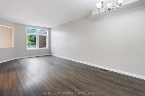 551 Wild Shore Crescent, ON K1V 1S9