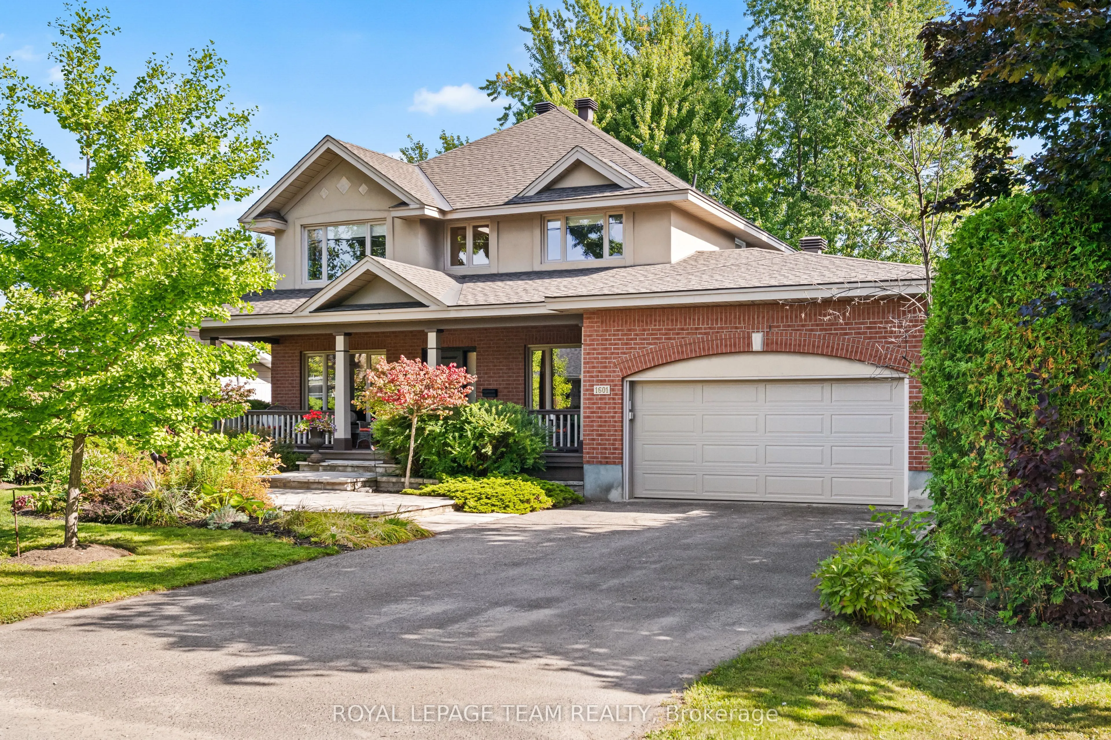 1601 Apeldoorn Avenue, ON K2C 1V4