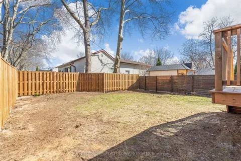 5 Alice Street, ON L2R 1L6