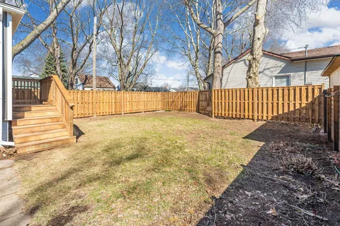 5 Alice Street, ON L2R 1L6