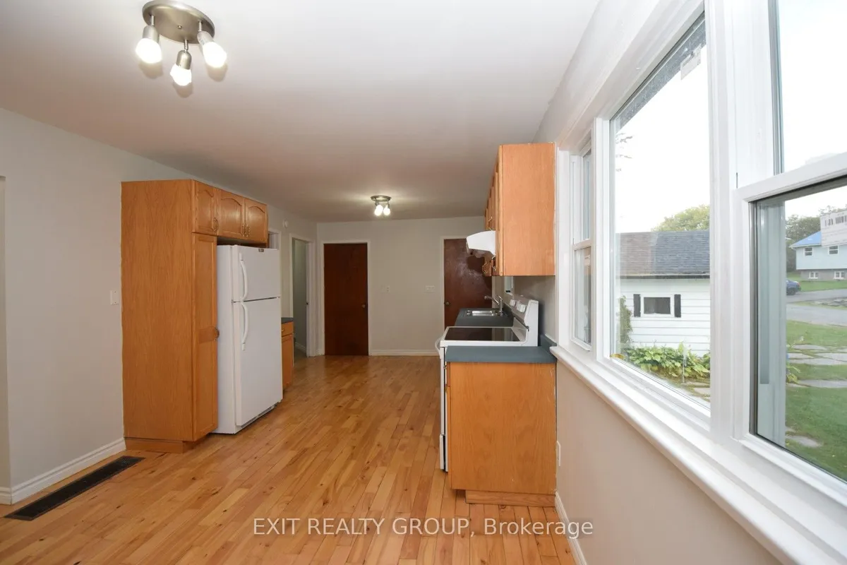 5 Howard Street, ON K0K 3A0