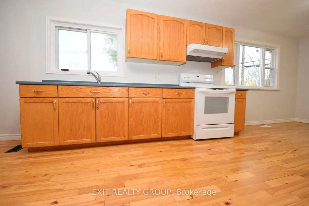 5 Howard Street, ON K0K 3A0