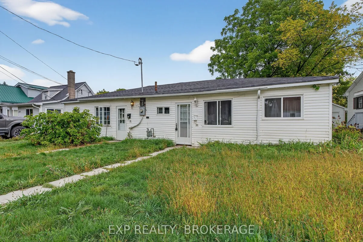 225-227 VICTORIA Avenue, ON K7G 2S3