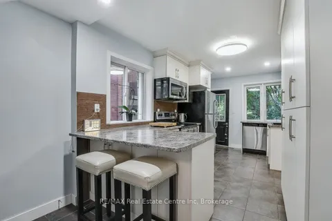 207 Waterloo Avenue, ON N1H 3J4