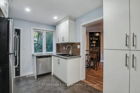 207 Waterloo Avenue, ON N1H 3J4