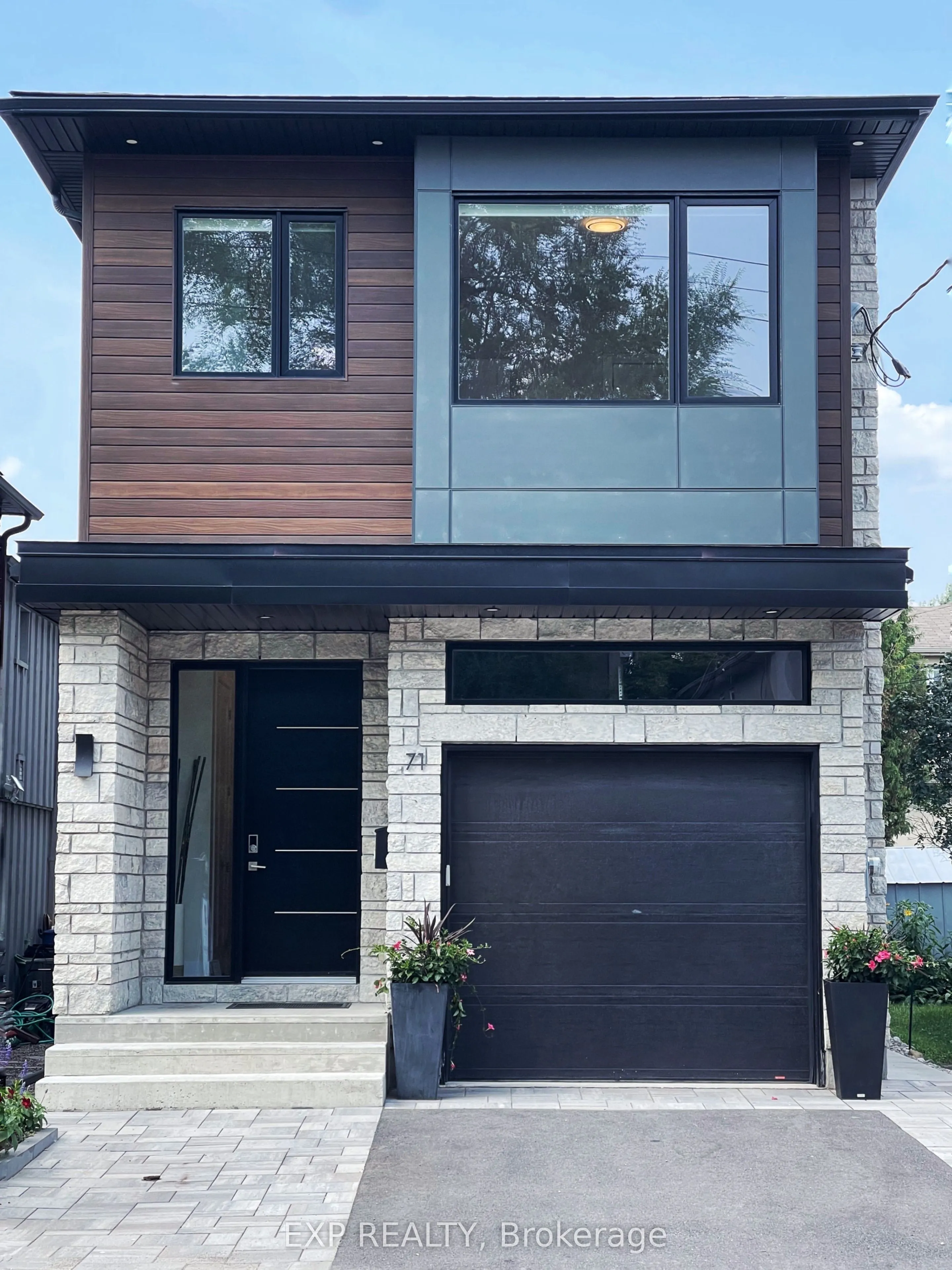 71 King George Street, ON K1K 1V4