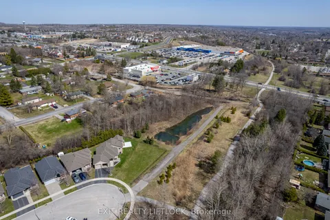 418 Raymond Street, ON K9H 0G9