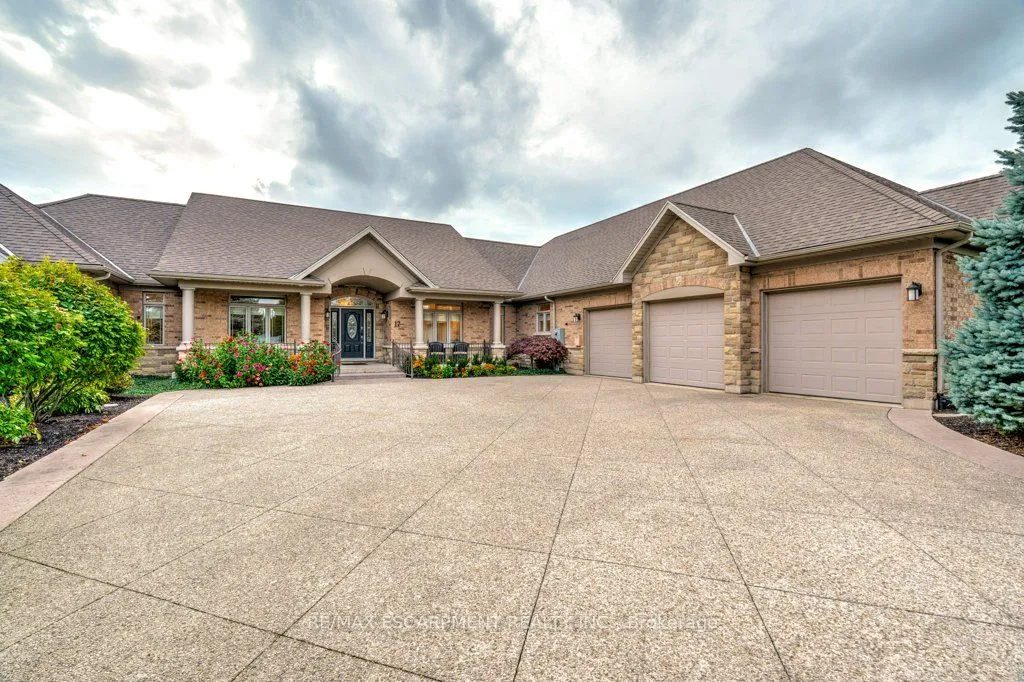 17 TEWS Lane, ON L9H 7N4