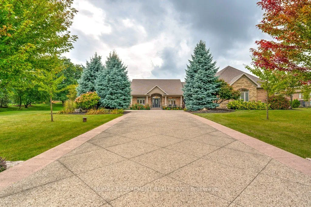 17 TEWS Lane, ON L9H 7N4