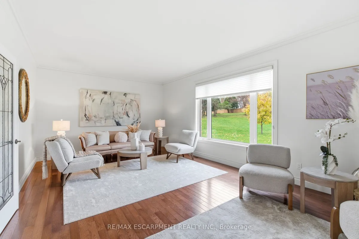 17 TEWS Lane, ON L9H 7N4