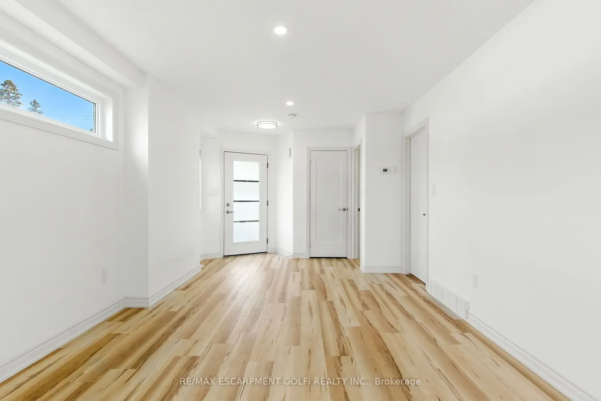 643 Clare Avenue, ON L3C 7L6