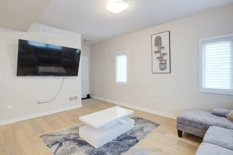 7387 Sherrilee Crescent, ON L2H 3T4