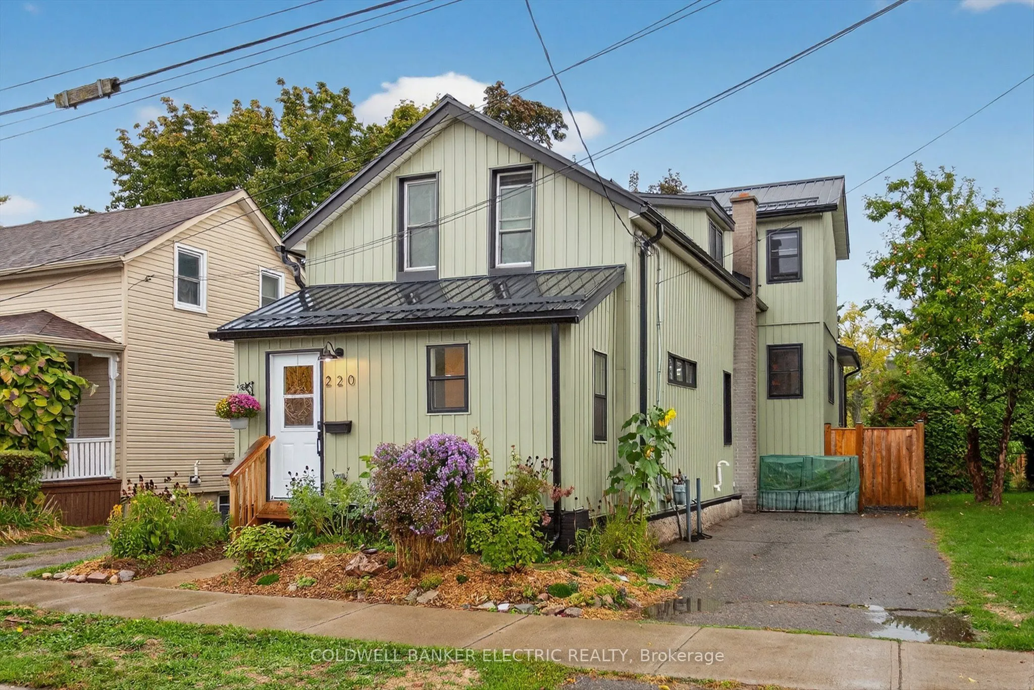 220 Rogers Street, ON K9H 1W3