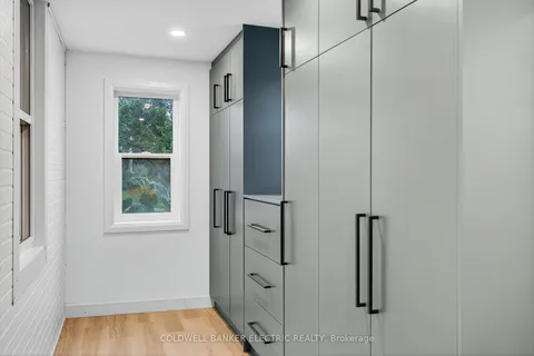 220 Rogers Street, ON K9H 1W3