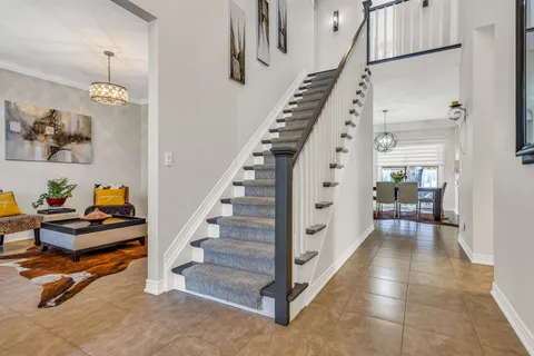 98 Michael Drive, ON L3C 0A7